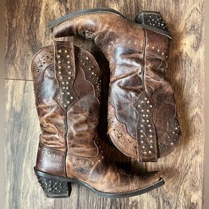 Ariat size 7 women’s pointed toe boot